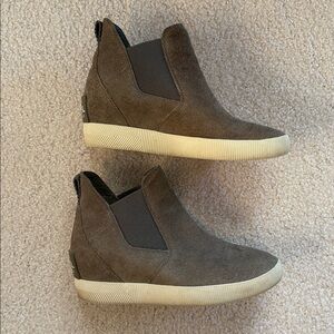 Sorel Women’s Green Suede Slip-On Sneakers